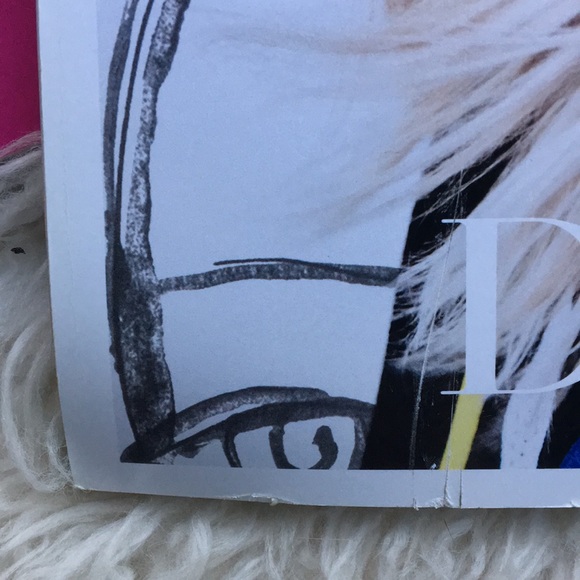 • F R E E • NEW • 4 Issues HARPER’S BAZAAR ELLE MAGAZINE Rihanna Angelina &  JLo - Picture 10 of 16